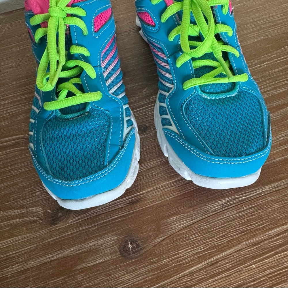 Girls Fila Radical 3 Running Shoe Size 3 Blue Green Pink - Picture 3 of 7